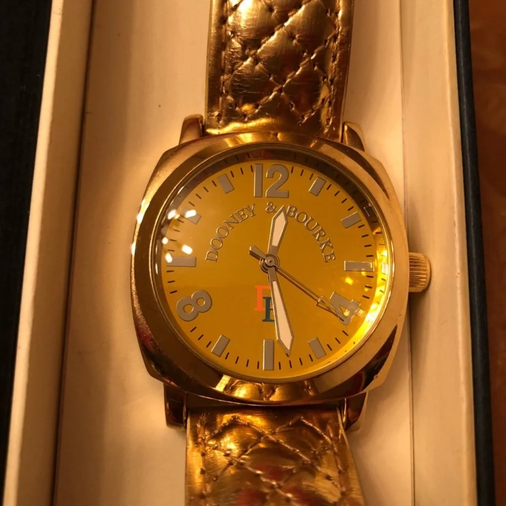Dooney&Bourke Watch - Picture 2 of 5